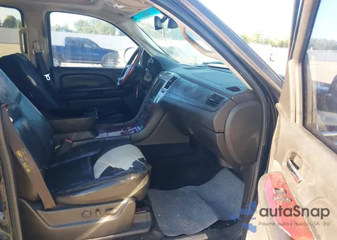 2007 Cadillac Escalade Standard z USA, uszkodzony, nr VIN 1GYFK63857R127626